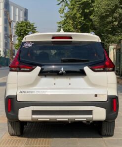 thay kính chắn gió xe Mitsubishi Xpander Cross - Otocare247